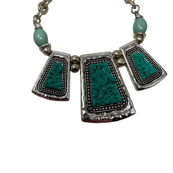 Faux Turquoise Necklace‎ Three Station Statement Hammered Silver Tone - Picture 4 of 7